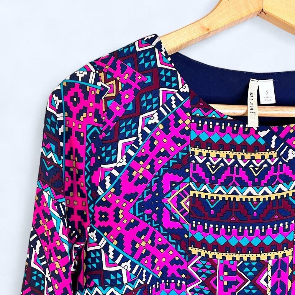 Francesca’s Small Pink Burgundy Red Blue Geometric Crop Blouse Top 3/4 Sleeve